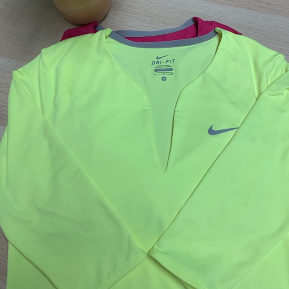 Nike 3/4 length sleeve active wear - Picture 3 of 3